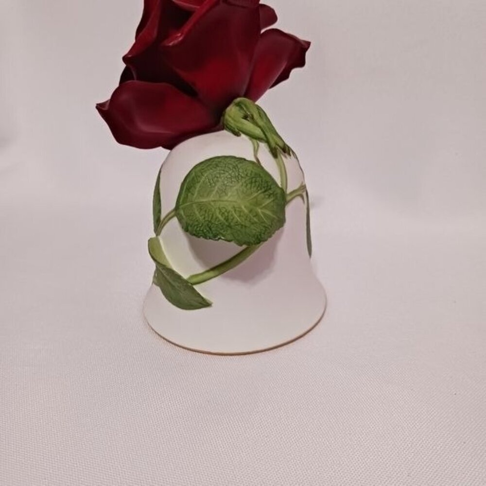 Franklin Mint Vtg The royalty rose bell 1984 - Picture 2 of 7